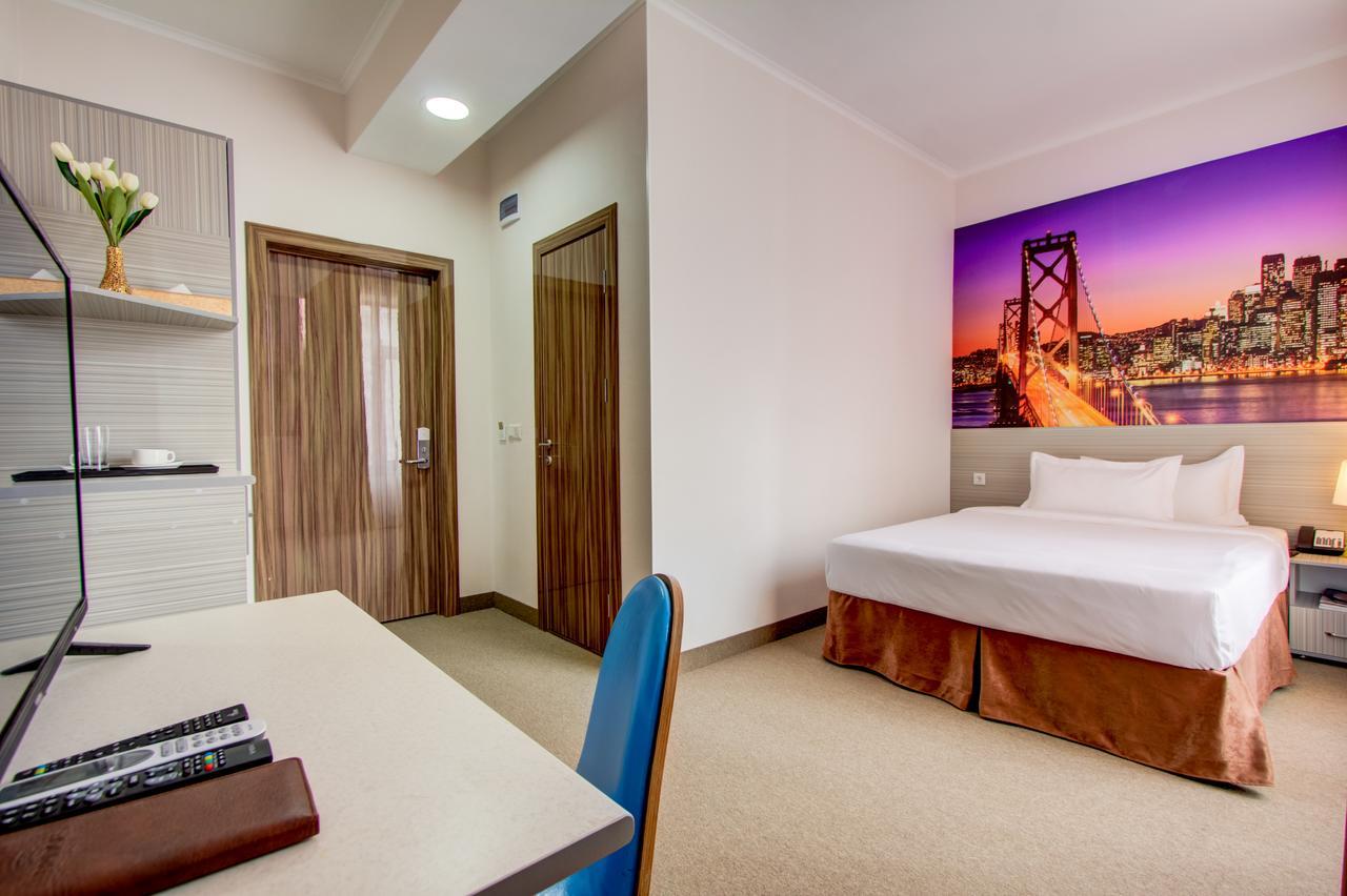 Hotel Bridges Biskek Kültér fotó