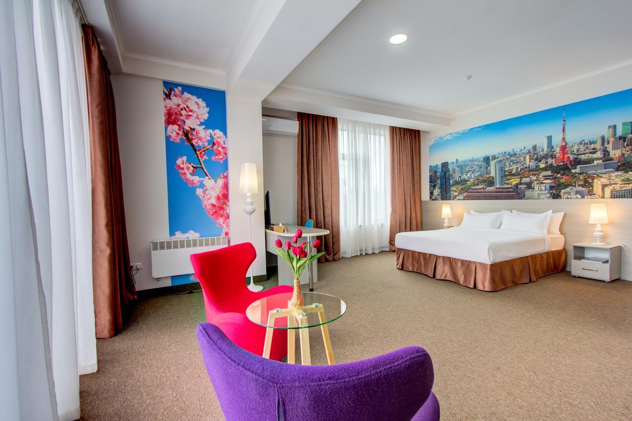 Hotel Bridges Biskek Kültér fotó