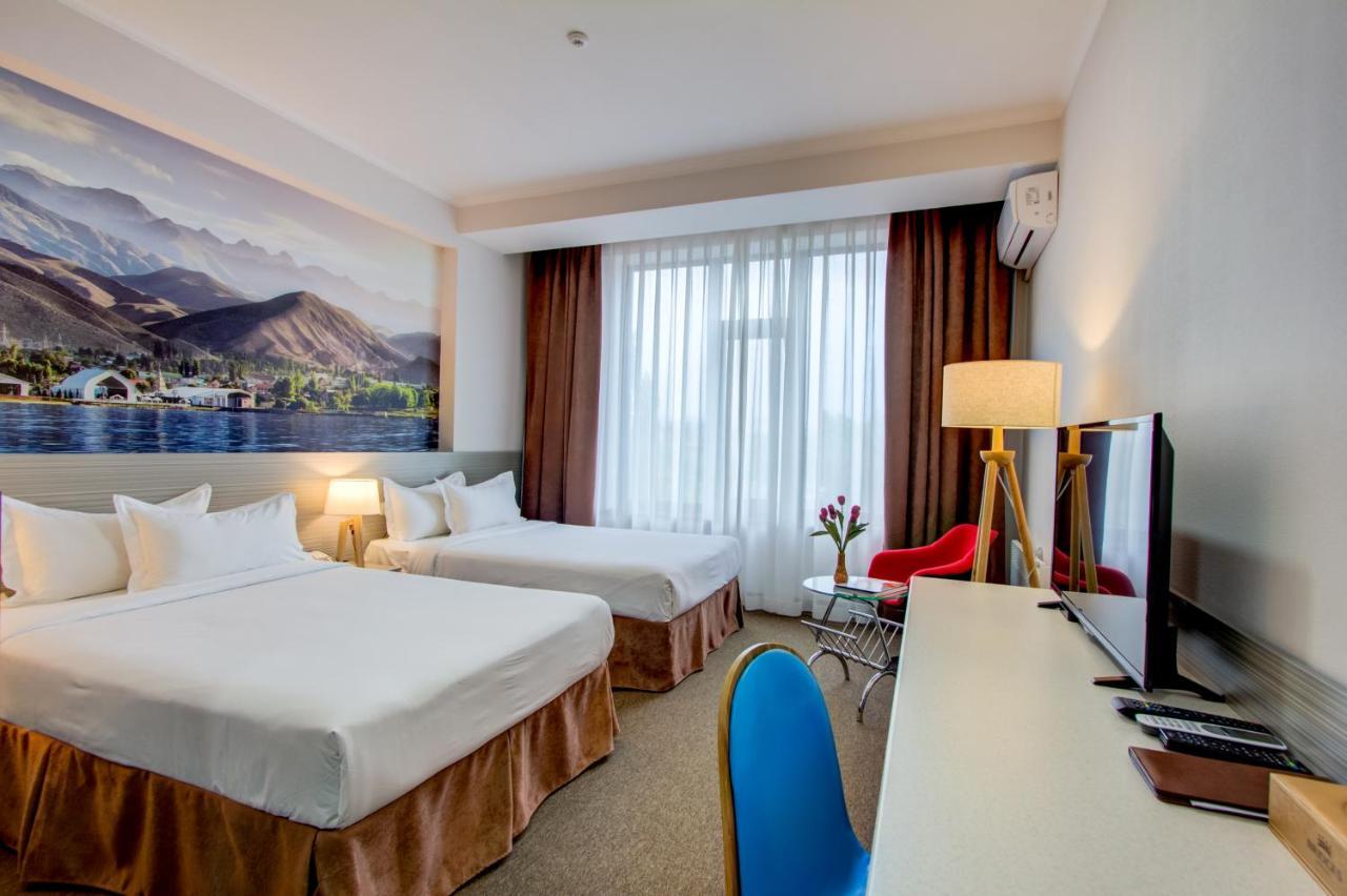 Hotel Bridges Biskek Kültér fotó