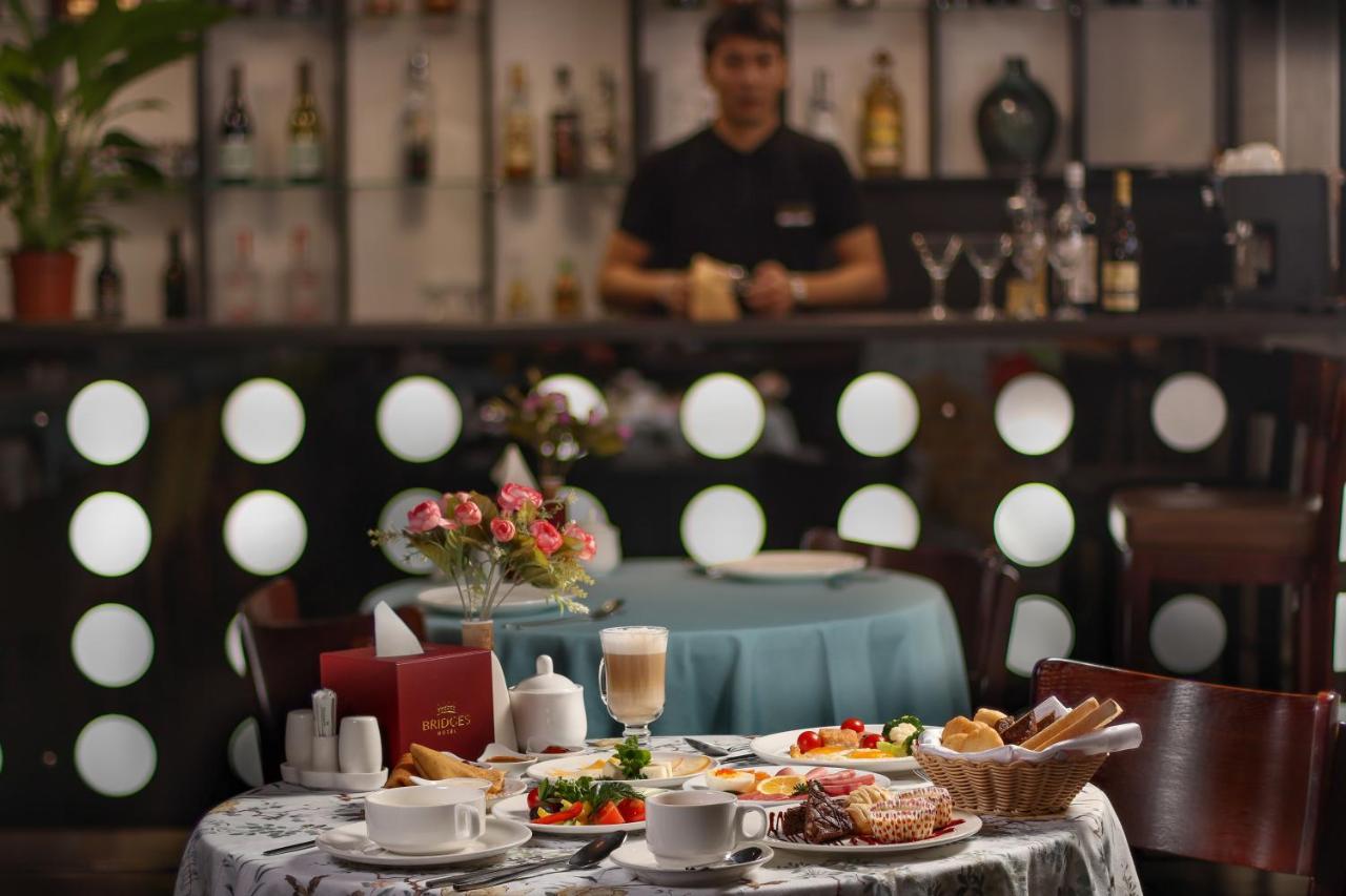 Hotel Bridges Biskek Kültér fotó